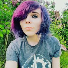 Krystal Hamlin's Instagram, Twitter & Facebook