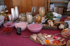 After initial uncertainty, the swiss farmers' union (svc) has decided to organise the 1 august brunch on the farm again in 2021. Fein U Gmuetlech Hier Geht Der 1 August Durch Den Magen