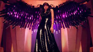 Nalgae ileun chaero churakaetdeon nal eoduun nanal soge gatyeo itdeon nal geuttaejjeume neon nal kkeunnaeya haesseo look up in the sky it's a bird it's a plane. Lisa Of Blackpink Celine Looks In How You Like That Video Time International