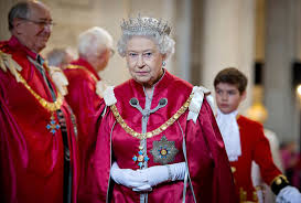 A monarca, de 92 anos de idade, viajou de helicóptero de windsor para o palácio de kensington, onde vivem william e kate com os três filhos. Rainha Elizabeth Ii E Ii Qual O Papel Da Rainha Elizabeth Ii No Governo