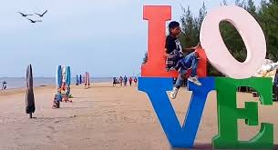 Pantai karang jahe buka atau tutup 2021. Pantai Karang Jahe Htm Rute Foto Ulasan Pengunjung