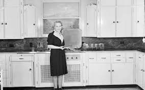 Homeadvisor's cabinet installation cost guide gives average labor prices for new kitchen cabinets per linear foot. What Is The Average Cost To Replace Kitchen Cabinets Kitchen