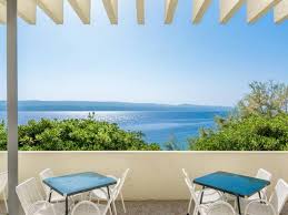 Nemirában laktunk, ahol azt ígérték, hogy 70 méterre van a tenger. Holiday Village Sagitta All Inclusive Omis Dalmacia Horvatorszag Omis Kozep Dalmacia Horvatorszag Price Last Minute Kulonleges Ajanlatok Szallas