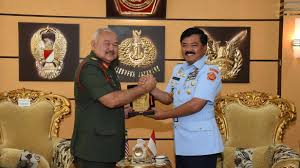 Zulkifli dilantik sebagai panglima angkatan tentera. Panglima Tni Terima Kunjungan Kehormatan Panglima Angkatan Tentera Malaysia Media Transparancy