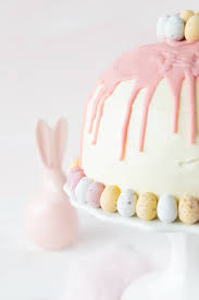 Kuppeltorte Rezept Zu Ostern Mit Erdbeeren Rhabarber Kuppeltorte Backen Ostern Easter Cake Torte Dripcake E Ostern Backen Schokoladenkuchen Kuchen Ideen
