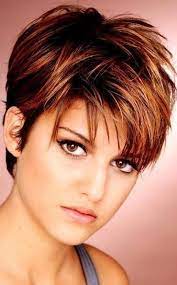 35 Hottest Fall Hair Colour Ideas For All Hair Types 2019 Fall Hair Colour Autumn Flower Type Hai Cheveux Courts Coupe De Cheveux Courte Coiffure Visage Rond