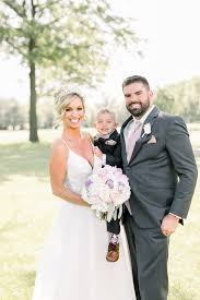 Our flexible event venues include an expansive ballroom with space for your guests can take advantage of thoughtful amenities including a complimentary hotel shuttle. Melissa Spencer S Wedding At Elmcrest Country Club In Cedar Rapids Iowa Soiree Ia