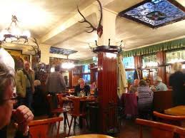 Oder auf unseren vegetarischen gemalte haus burger? Grune Sosse Bild Von Zum Gemalten Haus Frankfurt Am Main Tripadvisor