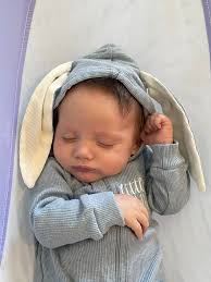 can someone edit photo to look like in womb?