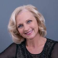 Jennifer Hout's Instagram, Twitter & Facebook