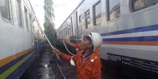 Pemasang dan pembaik pulih talian elektrik. Jumlah Gaji Yang Sesuai Untuk Pekerja Cuci Kereta