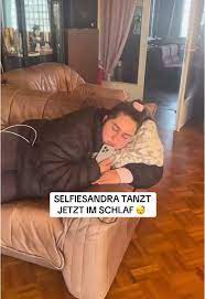 Powernap zur Tanzshow: Selbst Sandra schläft ein! | TikTok