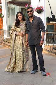 Check spelling or type a new query. Ajay Devgan And Kajol Devgan Spotted Promoting Their Film Tanhaji At Sun N Sand Hotel Gallery Social News Xyz