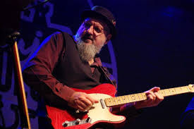 Jimi hendrix este urmat în top de eric clapton, jimmy page şi keith richards. Festival De Blues La Cluj Ajunge La A Patra EdiÈie Vine Cel Mai Bun MuzicuÈist De Blues Din ÈarÄ Care Sunt Trupele Cand Sunt Concertele Cat CostÄ Biletele Www Actualdecluj Ro