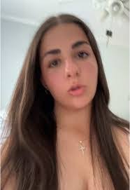 Danielle Kessler's Instagram, Twitter & Facebook