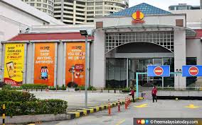 After news of opening their third outlet in penang, one of china's biggest hot pot restaurant chains, hai di lao, is setting its foot in 1 utama shopping. Woman Falls To Death At 1 Utama Mall Free Malaysia Today Fmt