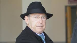 El hombre de las 500 obras y la Cultural