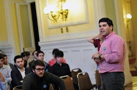 Hoy toca un debate de calidad, un debate que realmente va a tocar y dar respuesta a las necesidades que presenta chile. Isamit El Pinguino Que Termino Botando Dos Ministros