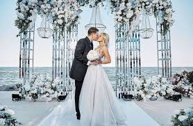 Ein moderator unterhält die gäste auf einer hochzeit. Hochzeitsmoderatoren Russische Tamada Aus Freiburg Fur Ihre Hochzeit
