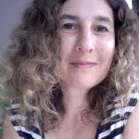 Andrea Schiffer's Instagram, Twitter & Facebook