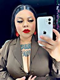 Noemi Johnson's Instagram, Twitter & Facebook