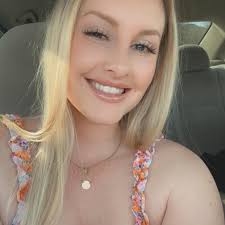 What authors are similar to Freida McFadden for fast-paced thriller books?