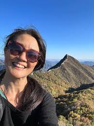 What a Wall! A friend and I went back to Sancha the other day, the village  where once upon a time we each rented a country house at the foot of the