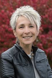 About — The Artful Blingster