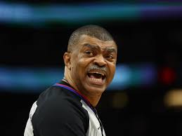 Spencer Dinwiddie says ref called him profane name after tech