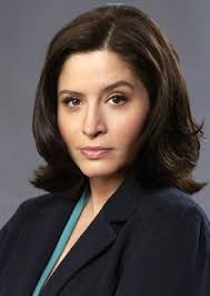 ROZ! It was so great to see her make an appearance. I know it was a short  scene and Peri probably won't make any more but it was refreshing! I just  wish