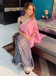 Beteiligt an 1 filmen (als schauspieler/in). Pinky Singh On The Set Of Crime Alert Facebook