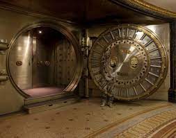 Vous êtes client de la société générale calédonienne de banque, vous pouvez louer un de nos coffres forts aux différents volumes dans l'une de nos agences équipées d'une salle forte. Hiding In The City Paris 03 Oeuvres Collection Societe Generale Liu Bolin Invisible Man Chinese Artists