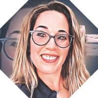 Kelly Vincent's Instagram, Twitter & Facebook