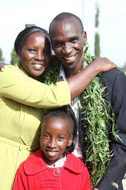 Jason and kevin discuss eliud kipchoge's perpetual state of dominance and the bizarre spat between mo farah and haile gebrselassie. The Humble Home Life Behind Eliud Kipchoge S Remarkable Success The Standard Sports