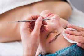 Gimana sih cara mengatasi komedo pada wajah? Rutin Facial Jauhkan Dari Komedo Dan Jerawat Membandel Pure Laser Clinic Indonesia