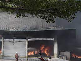 Maybe you would like to learn more about one of these? Gudang Dan Kilang Perabot Di Subang Jaya Terbakar Mynewshub