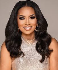 Vera Morris's Instagram, Twitter & Facebook