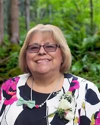 Not exacly GF related, but figured I'd ask since you all are so helpful. Is  anyone here really good with photoshop that could help me crop my mom out  of this photo,