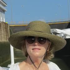 Who are the students in the 1972 8th grade class photo of John R. Lea  Intermediate?