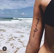 G d he said, one day you'll leave this world behind. Live A Life You Will Remember Tatuaje De Recordar Tatuaje Texto Tatuajes Inspiradores