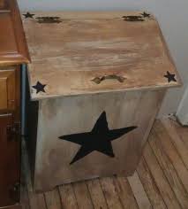 Pin By Stacy Israelson On Crafts Primitive Decorating Country Primitive Decorating Wooden Trash Can