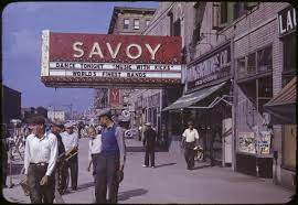 El savoy ballroom fue un gran salón para la música swing y el baile social situado en el número 596 de la avenida lenox, entre las calles 140 y 141 en el barrio de harlem de manhattan, nueva york. Facts About The Savoy Ballroom Archives The Vintage Inn