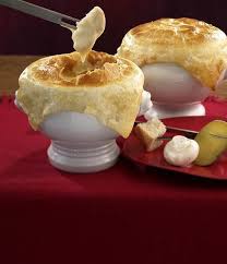 Kasefondue Aus Dem Ofen Rezept Kasefondue Essen Und Trinken Rezepte