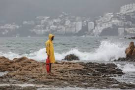 Colima se encuentra en alerta máxima por la posible llegada de la tormenta tropical dolores a su territorio. Tormenta Tropical Dolores Toca Tierra En Michoacan El Sol De Mexico Noticias Deportes Gossip Columnas