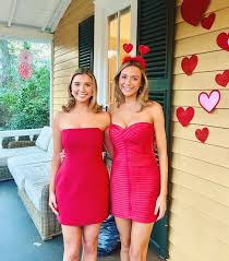 meetexecmonday is back🥳! Introducing our VP of Membership, Beth Kelsch.  Beth is a third year from Saint Simons Island, GA and is getting her B.S.  in Biology and B.S. in Psychology. Beth