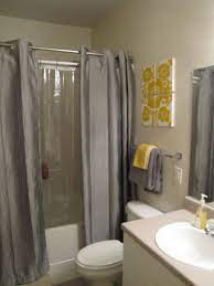 20 Wonderful Grey Bathroom Ideas With Furniture To Insipire You Yellow Bathroom Decor Yellow Bathrooms Yellow Bathroom Walls