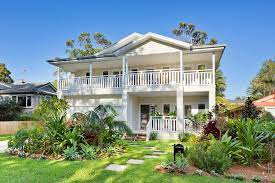 Beach Style Hamptons Style Double Storey House Tropical Gardens Australia Facade House Double Storey House Hamptons House