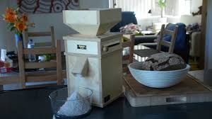 The Crunchy Loaf Presents The Hawos Billy 200 Grain Mill Youtube