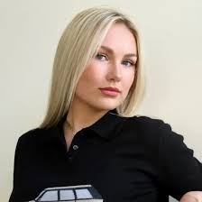 Lilly Donnelly's Instagram, Twitter & Facebook