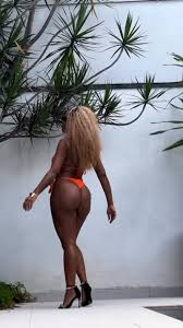 Cenapop · Cariúcha mostra resultado de lipoaspiração em vídeo de biquíni:  “Me sentindo gostosa”